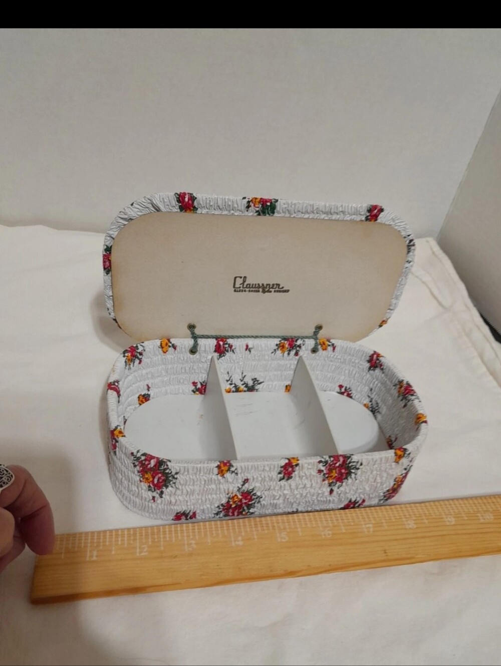 Vintage Claussner White Floral Travel Jewelry Case